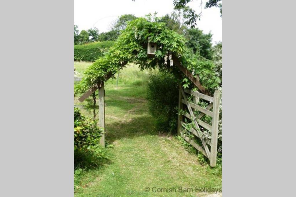 The Snug At Cornish Barn Holidays トルーロー エクステリア 写真