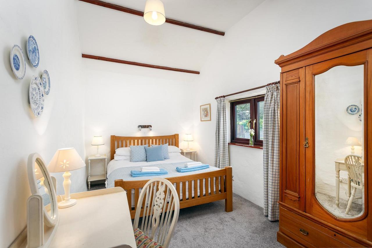 The Snug At Cornish Barn Holidays トルーロー エクステリア 写真